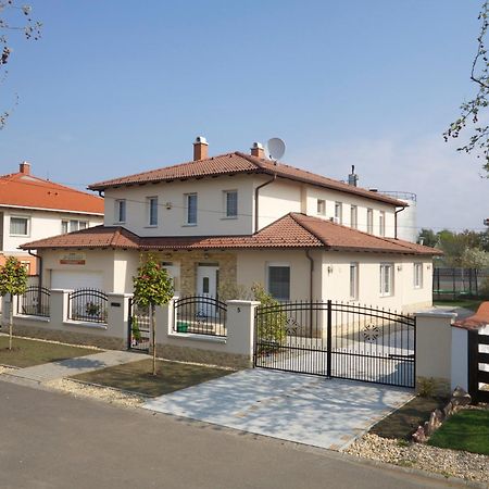 Aura Apartman Hajdúszoboszló Chambre photo