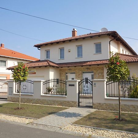 Aura Apartman Hajdúszoboszló Chambre photo