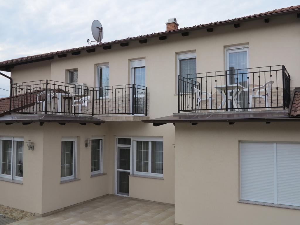 Aura Apartman Hajdúszoboszló Extérieur photo