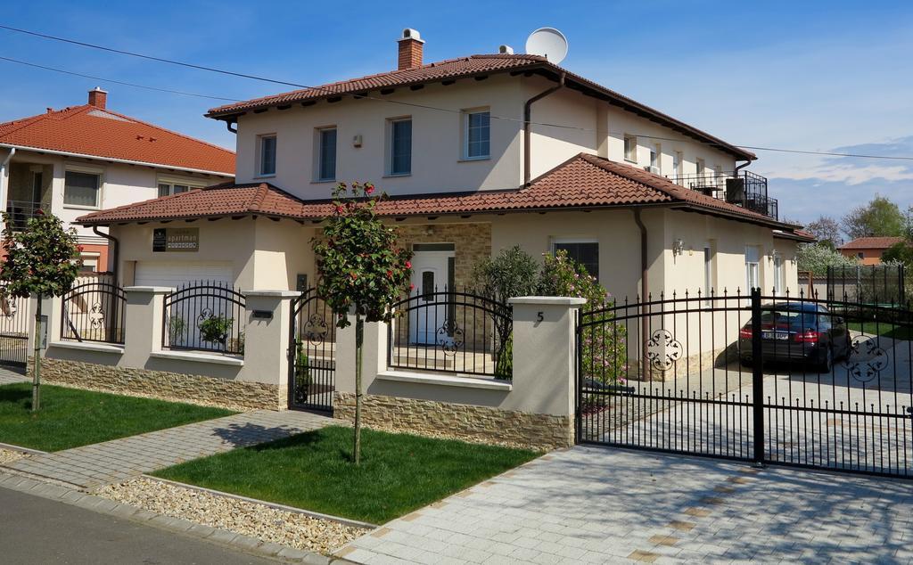 Aura Apartman Hajdúszoboszló Chambre photo