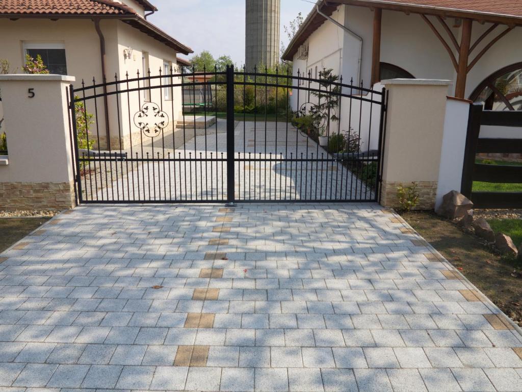 Aura Apartman Hajdúszoboszló Extérieur photo