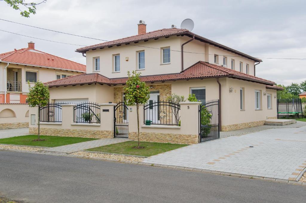 Aura Apartman Hajdúszoboszló Extérieur photo